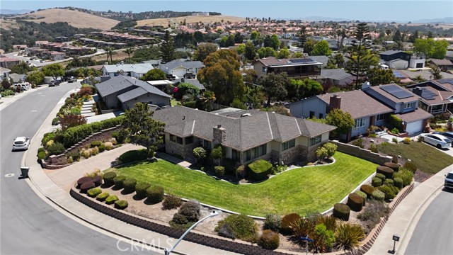 250 Coral Court, Pismo Beach CA: https://media.crmls.org/medias/2a3c1ed4-b9aa-403c-886e-b23480100fe7.jpg