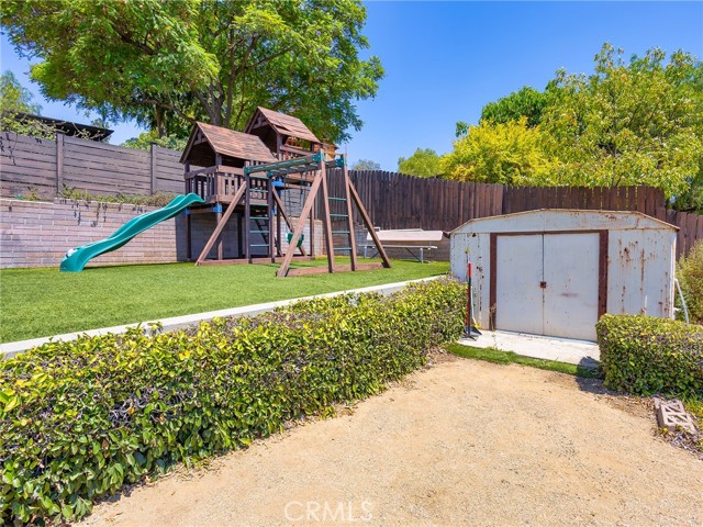 Detail Gallery Image 40 of 61 For 3761 Aguilar St, Los Angeles,  CA 90065 - 4 Beds | 2 Baths