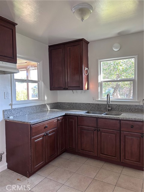 Detail Gallery Image 7 of 11 For 227 W Cherry Ave, Monrovia,  CA 91016 - 4 Beds | 2 Baths