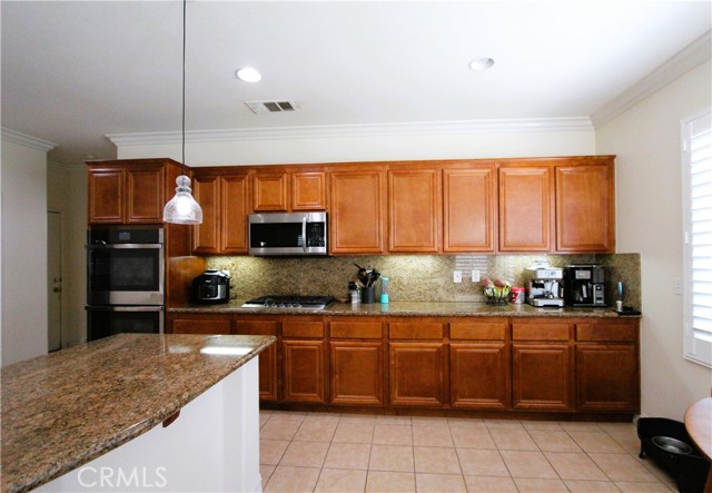 Detail Gallery Image 12 of 34 For 6023 Delaware Park Ct, Corona,  CA 92880 - 4 Beds | 3/1 Baths