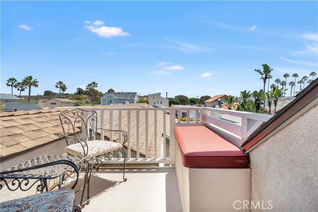 Detail Gallery Image 11 of 21 For 235 62nd St, Newport Beach,  CA 92663 - 3 Beds | 3 Baths
