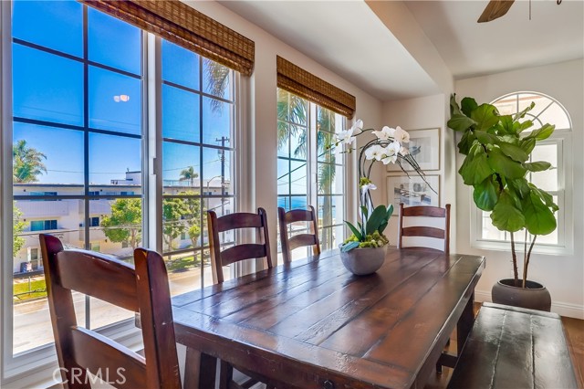 4021 S Pacific Avenue, San Pedro CA: https://media.crmls.org/medias/2a3f9d52-e62d-47e3-aa50-ce102c4592ab.jpg