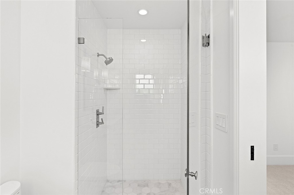 https://media.crmls.org/medias/2a3fc2b0-55cb-4c60-a247-aa2f789feb91.jpg?preset=X-Large