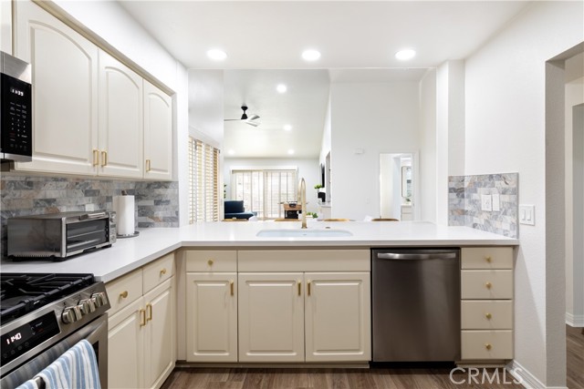 Detail Gallery Image 11 of 40 For 216 Desert Falls Drive East, Palm Desert,  CA 92211 - 2 Beds | 2 Baths