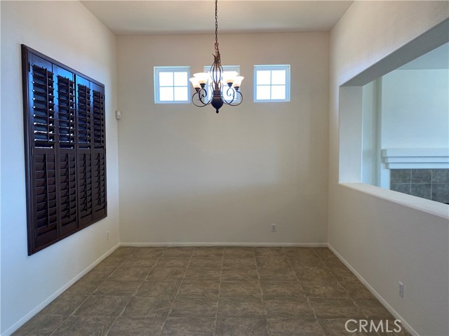 5505 Sunset Ridge Drive, Jurupa Valley CA: https://media.crmls.org/medias/2a4159e1-8bb1-4a82-851c-80adfca6db72.jpg