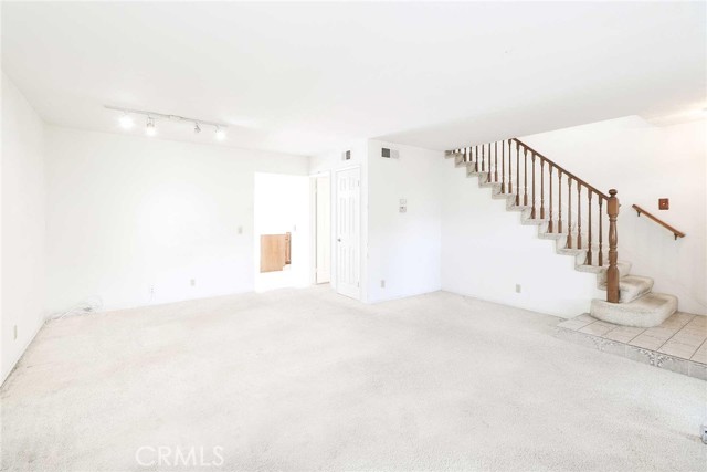 345 Jeremiah Drive, Simi Valley CA: https://media.crmls.org/medias/2a42c36f-2a75-46ad-8d91-a0d3269d2ed1.jpg