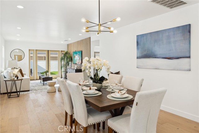 3945 S Norton Avenue, Los Angeles CA: https://media.crmls.org/medias/2a43e37b-9c23-4041-b753-082ce19aff20.jpg