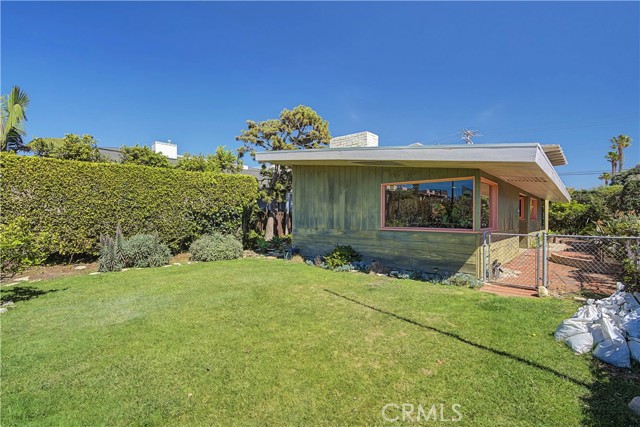 Detail Gallery Image 36 of 45 For 201 Avenue G, Redondo Beach,  CA 90277 - 4 Beds | 3 Baths