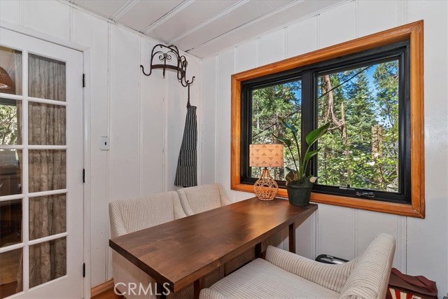 Detail Gallery Image 12 of 52 For 851 Cottage Grove, Lake Arrowhead,  CA 92352 - 2 Beds | 2 Baths
