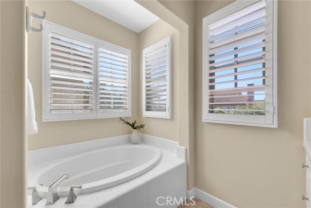 Detail Gallery Image 33 of 74 For 36 Royal Grove, Irvine,  CA 92620 - 4 Beds | 4 Baths