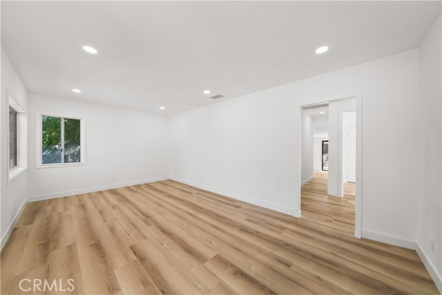 8139 N Maple Avenue, Rialto CA: https://media.crmls.org/medias/2a465519-584c-4ba0-88b9-1ed9e787e8ca.jpg