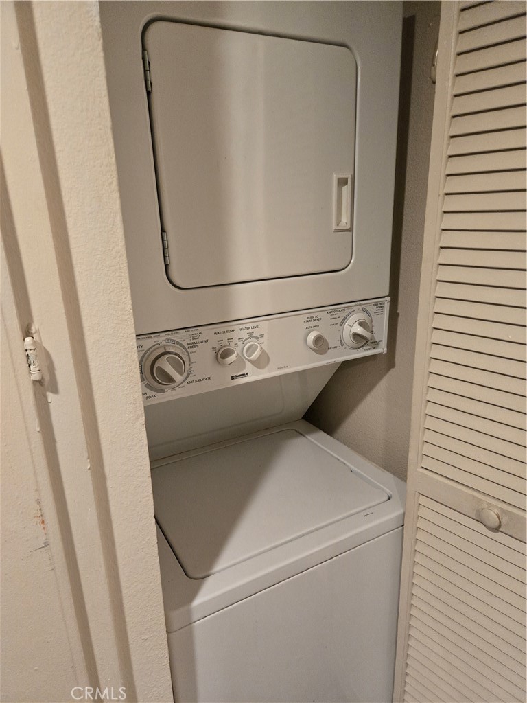 https://media.crmls.org/medias/2a4681c2-acbf-4bb3-b8f2-9da98012d0c8.jpg?preset=X-Large