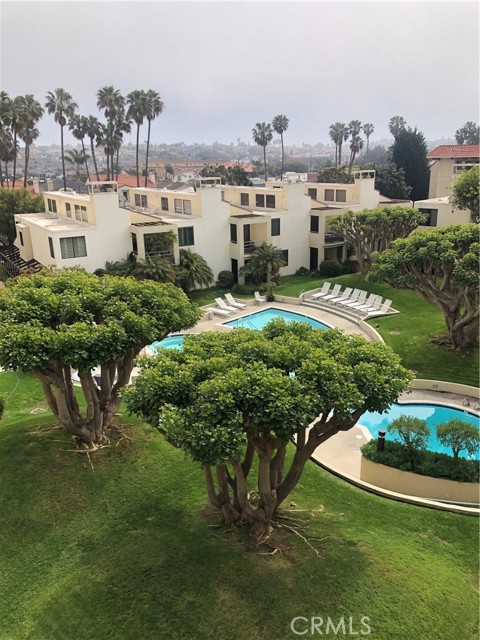 520 The Village, Redondo Beach, California 90277, 2 Bedrooms Bedrooms, ,2 BathroomsBathrooms,Residential,Sold,The Village,PW22089183