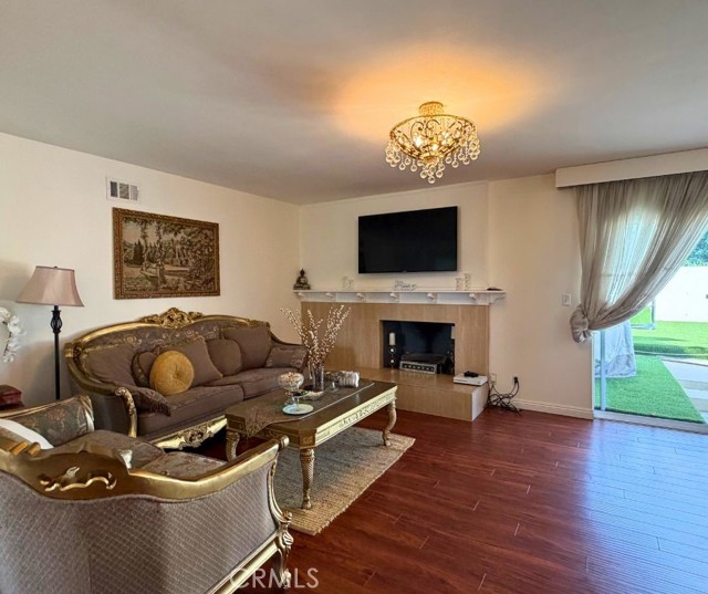 Detail Gallery Image 4 of 20 For 7756 Eton, Canoga Park,  CA 91304 - 3 Beds | 2 Baths