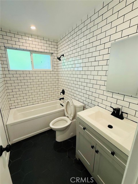 3502 W Flower Avenue, Fullerton CA: https://media.crmls.org/medias/2a487b2f-d5e1-4b56-a969-b8bfdfd09b6a.jpg