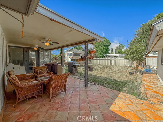 8835 Monogram Avenue, North Hills CA: https://media.crmls.org/medias/2a49a6a3-7568-4c98-96a6-e97bf7dc0b01.jpg