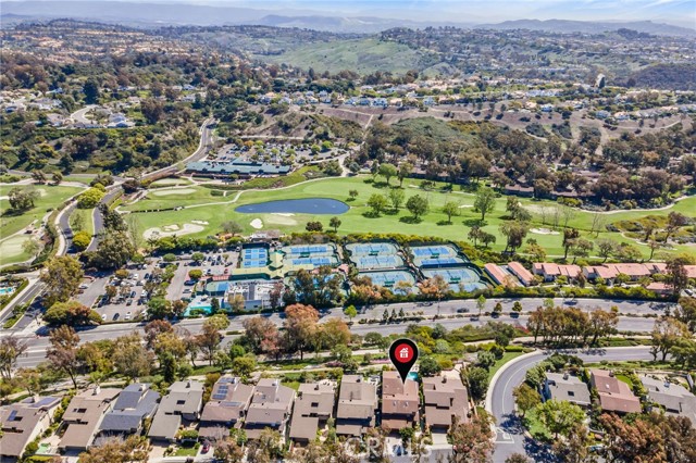 4 Woodhaven, Laguna Niguel CA: https://media.crmls.org/medias/2a4a50b9-866a-45a1-b650-059887011a48.jpg