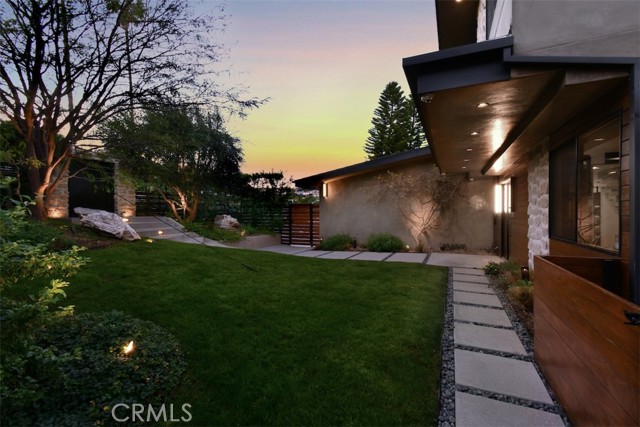 Detail Gallery Image 5 of 41 For 6100 Maury Ave, Woodland Hills,  CA 91367 - 4 Beds | 2/1 Baths