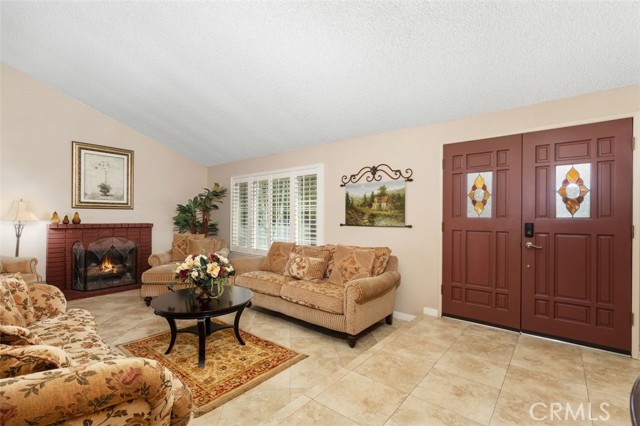 Detail Gallery Image 14 of 33 For 1893 Fitzgerald Rd, Simi Valley,  CA 93065 - 3 Beds | 2 Baths