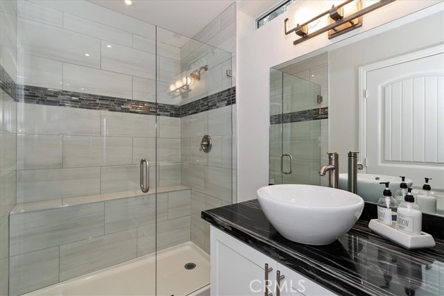 Detail Gallery Image 37 of 58 For 27565 North Bay Rd, Lake Arrowhead,  CA 92352 - 4 Beds | 4 Baths