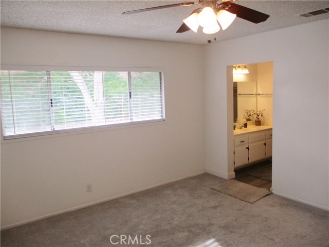 Detail Gallery Image 14 of 31 For 16999 Lorene Dr, Victorville,  CA 92395 - 3 Beds | 2 Baths