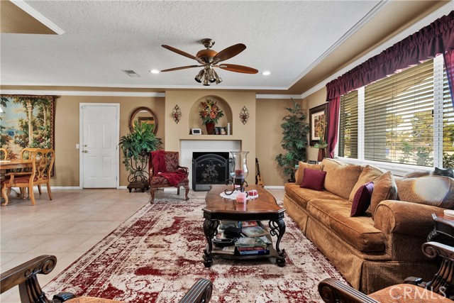 Detail Gallery Image 6 of 58 For 18351 Winnetka Rd, Apple Valley,  CA 92307 - 3 Beds | 2 Baths