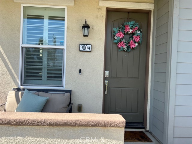 Detail Gallery Image 1 of 20 For 900 N Primrose Ln a,  Azusa,  CA 91702 - 4 Beds | 3/1 Baths