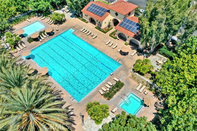 2 Grapevine, Irvine CA: https://media.crmls.org/medias/2a4c6b4d-5cc0-4975-b4e5-4807b34532af.jpg