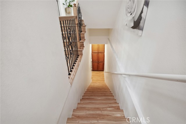 301 W Loraine Street, Glendale CA: https://media.crmls.org/medias/2a4d2a29-18c0-4dc0-bb6b-3f904558c74a.jpg