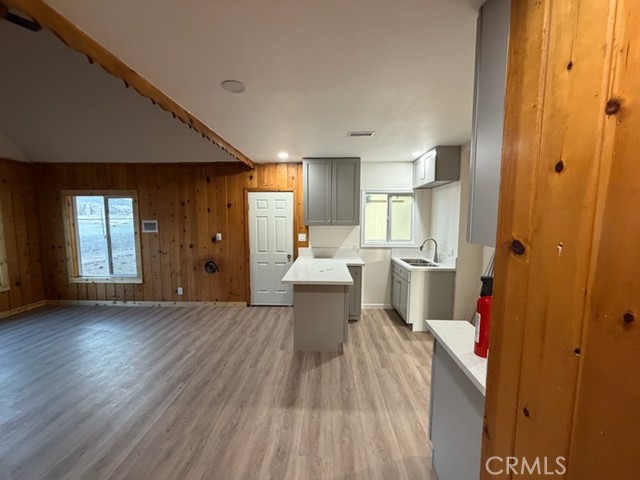 Detail Gallery Image 5 of 5 For 345 W Fairway, Big Bear City,  CA 92314 - 2 Beds | 1 Baths