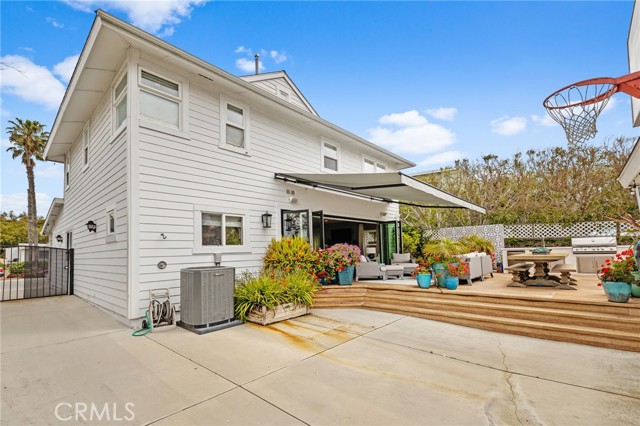 206 Avenue B Street, Redondo Beach, California 90277, 4 Bedrooms Bedrooms, ,3 BathroomsBathrooms,Residential,Sold,Avenue B,SB23063640