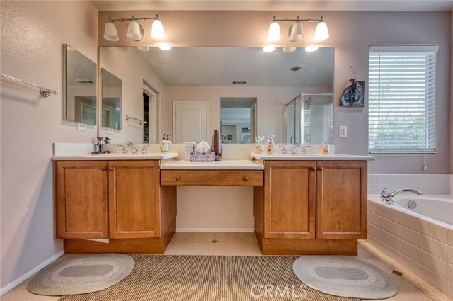 Detail Gallery Image 14 of 21 For 39794 Cambridge Pl, Temecula,  CA 92591 - 4 Beds | 3 Baths