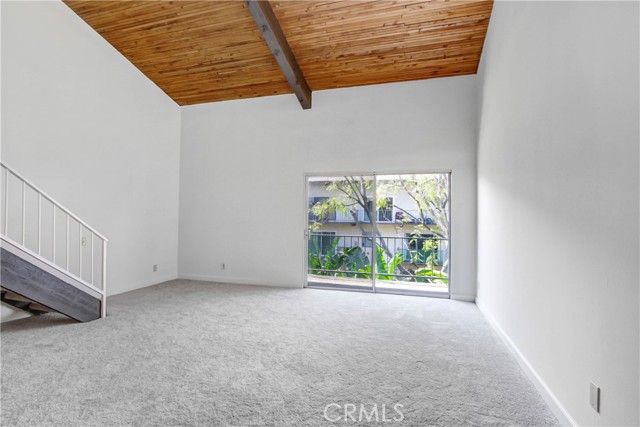 Detail Gallery Image 2 of 11 For 5460 White Oak Ave #C325,  Encino,  CA 91316 - 1 Beds | 1/1 Baths