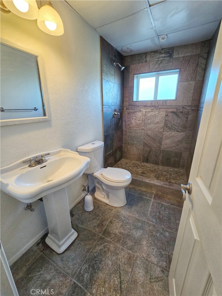 https://media.crmls.org/medias/2a4f25f8-4220-4dc0-9d7e-1364950d8946.jpg?preset=X-Large