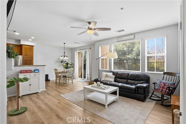 Detail Gallery Image 7 of 54 For 31082 Strawberry Tree, Temecula,  CA 92592 - 3 Beds | 2/1 Baths