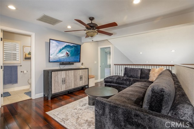 7892 Southwind Circle, Huntington Beach CA: https://media.crmls.org/medias/2a5058d0-27b9-4f23-8ccf-544058e0cac4.jpg