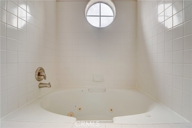 22 Matisse Circle, Aliso Viejo CA: https://media.crmls.org/medias/2a50e498-223a-4076-9d21-f540c7e87a7c.jpg