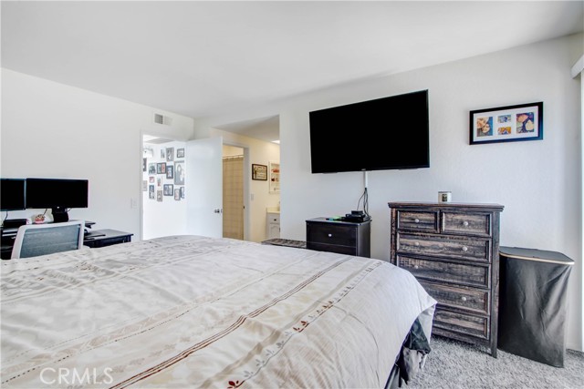 Detail Gallery Image 14 of 21 For 11819 Loma Dr #3,  Whittier,  CA 90604 - 2 Beds | 2/1 Baths