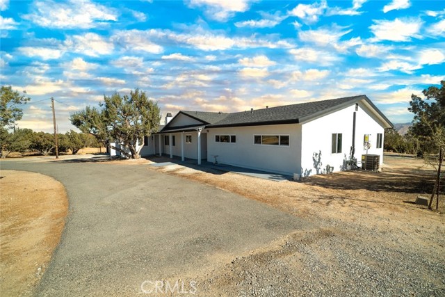 Detail Gallery Image 5 of 73 For 7587 3rd Ave, Hesperia,  CA 92345 - 4 Beds | 2/1 Baths