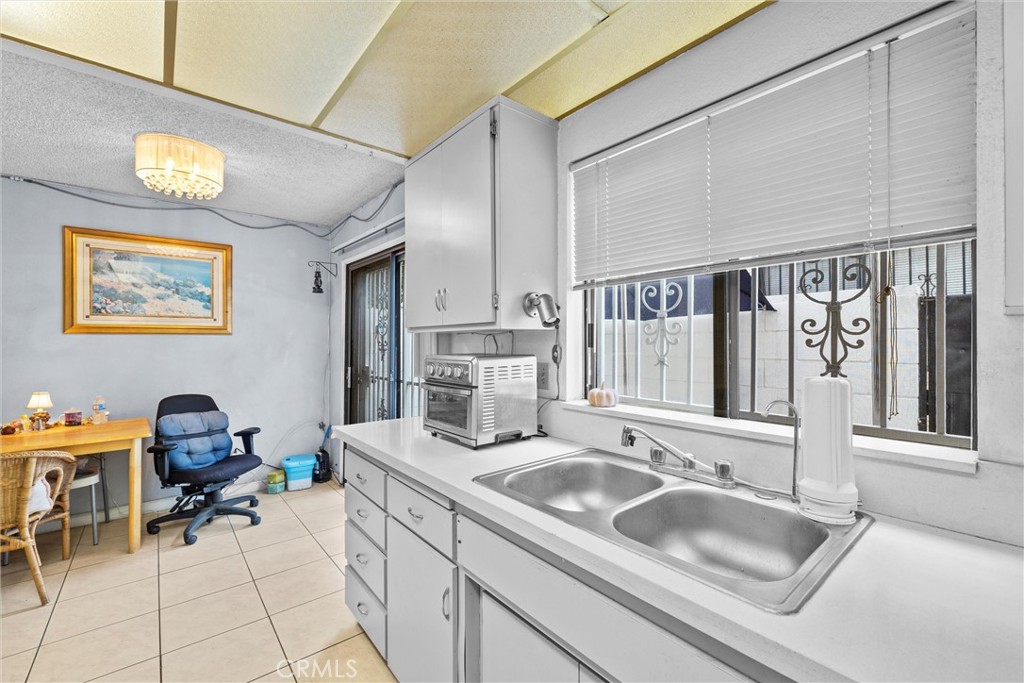 MLS #OC25228482 image #12