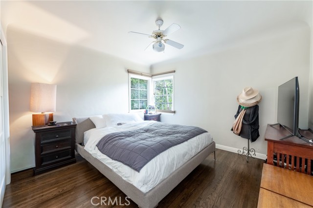 Detail Gallery Image 14 of 27 For 4182 Greenbush, Sherman Oaks,  CA 91423 - 3 Beds | 2 Baths