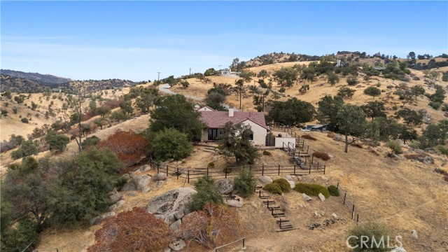 30721 Condor Place, Tehachapi CA: https://media.crmls.org/medias/2a53f7f3-5fde-452e-b2f9-f536aa94b258.jpg