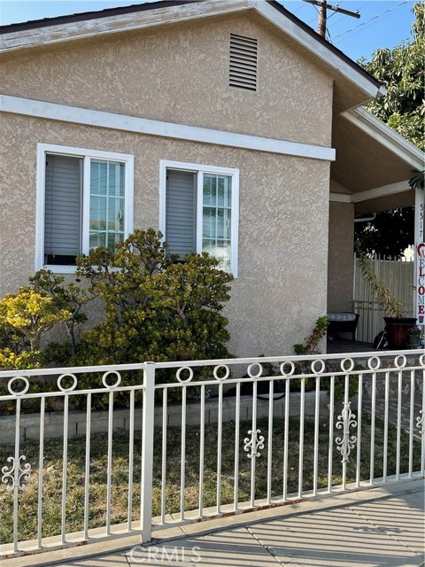 5517 Locust Ave, Long Beach, CA 90805