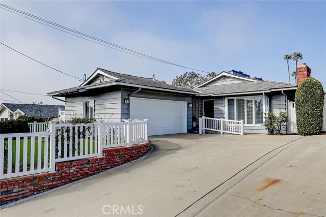 1241 11th Street, Manhattan Beach, California 90266, 3 Bedrooms Bedrooms, ,1 BathroomBathrooms,Residential,For Sale,11th,SB25024725