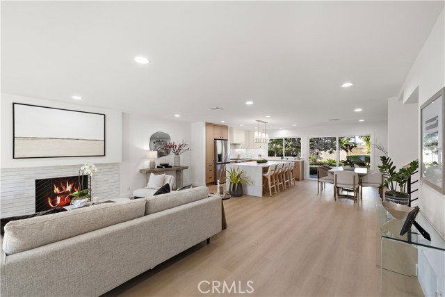 Detail Gallery Image 12 of 57 For 21361 Lemontree Ln, Huntington Beach,  CA 92646 - 5 Beds | 4 Baths