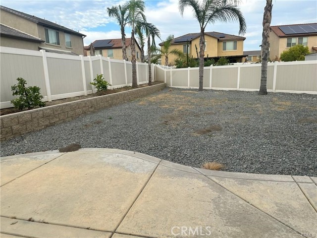 13165 Samilin Circle, Eastvale CA: https://media.crmls.org/medias/2a55eeac-4bba-4e92-8e9f-6f05b4cb32bd.jpg