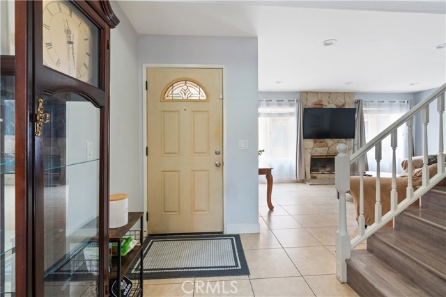Detail Gallery Image 1 of 38 For 14294 Foothill Bld #114,  Sylmar,  CA 91342 - 3 Beds | 2/1 Baths