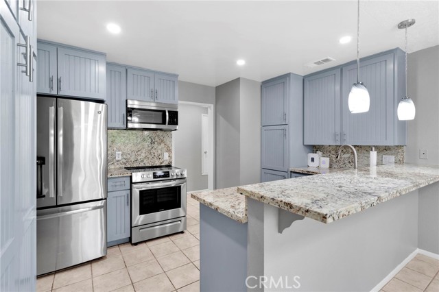 Detail Gallery Image 9 of 44 For 15846 Inyo, Victorville,  CA 92395 - 3 Beds | 2 Baths