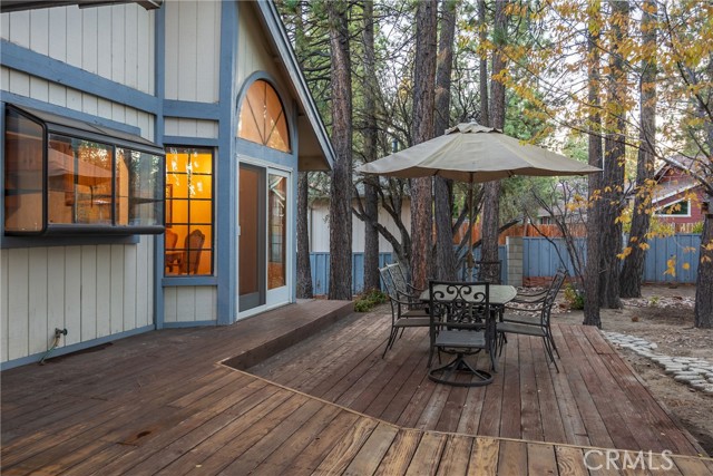 Detail Gallery Image 4 of 37 For 849 Waldstrasse Way, Big Bear Lake,  CA 92315 - 4 Beds | 3/1 Baths