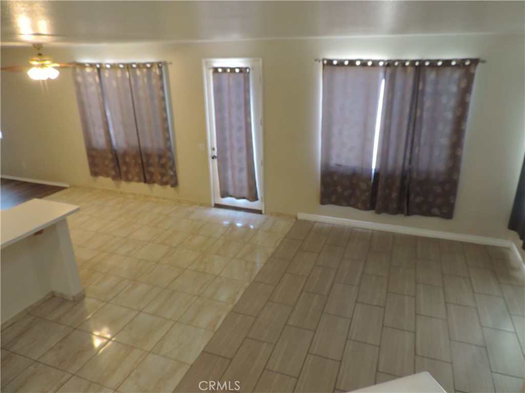 https://media.crmls.org/medias/2a5897e6-0609-46cc-8103-e68f3329a93a.jpg?preset=X-Large